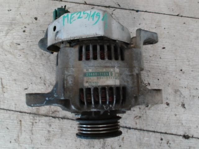 bontott SUZUKI SWIFT II Generátor