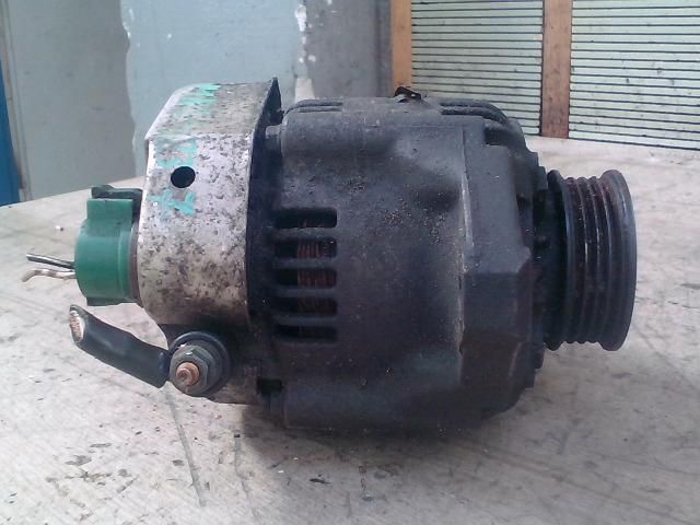 bontott SUZUKI SWIFT II Generátor