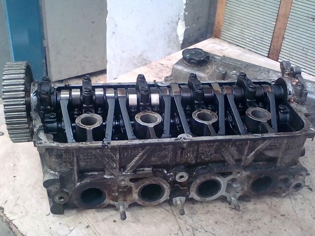 bontott SUZUKI SWIFT II Hengerfej