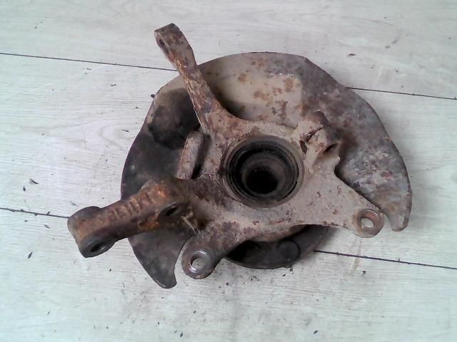 bontott SUZUKI SWIFT II Jobb első Csonkállvány Kerékaggyal