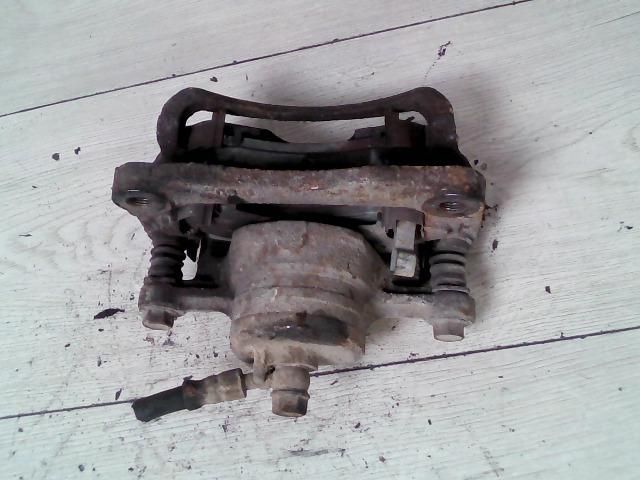 bontott SUZUKI SWIFT II Jobb első Féknyereg Munkahengerrel