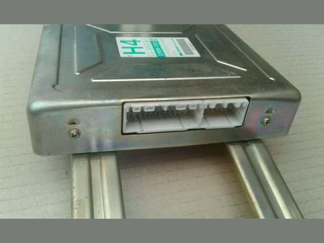 bontott SUZUKI SWIFT II Motorvezérlő