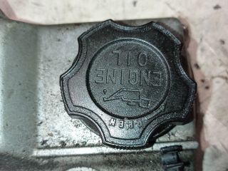 bontott SUZUKI SWIFT II Olajbeöntő Sapka