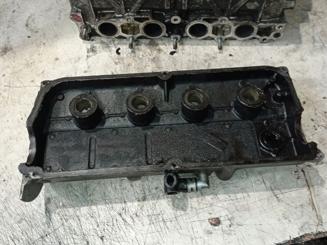 bontott SUZUKI SWIFT II Szelepfedél