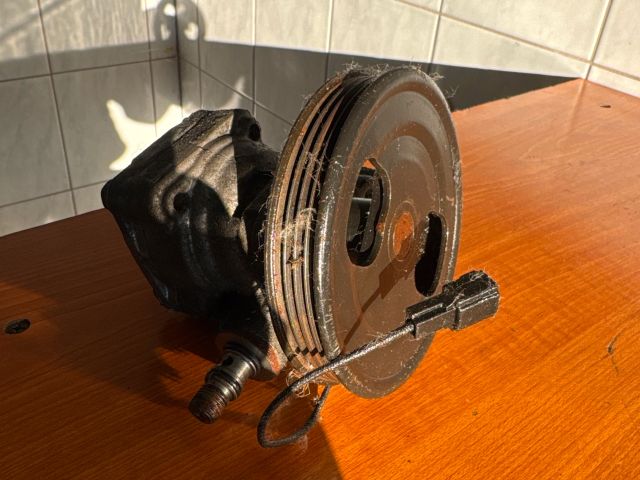 bontott SUZUKI SWIFT II Kormányszervó Motor (Hidraulikus)