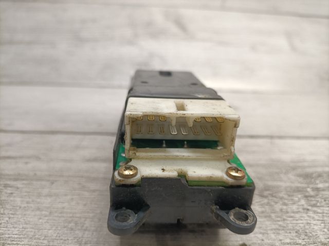 bontott SUZUKI SWIFT II Ablakemelő Kapcsoló Négyes / Kettes