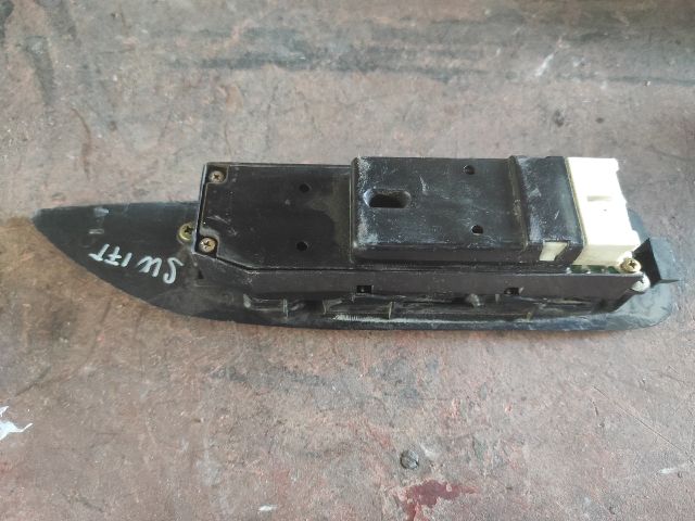 bontott SUZUKI SWIFT II Ablakemelő Kapcsoló Négyes / Kettes