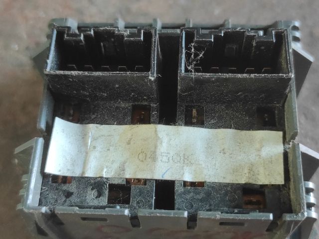 bontott SUZUKI SWIFT II Ablakemelő Kapcsoló Négyes / Kettes