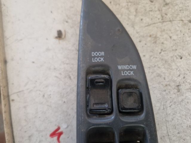 bontott SUZUKI SWIFT II Ablakemelő Kapcsoló Négyes / Kettes