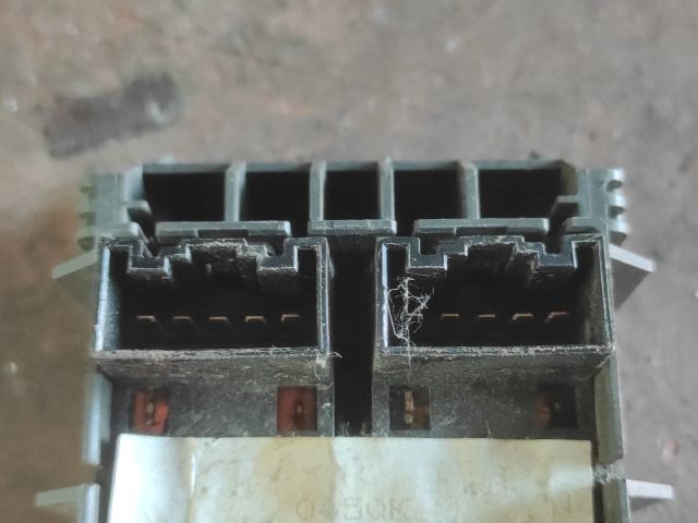 bontott SUZUKI SWIFT II Ablakemelő Kapcsoló Négyes / Kettes