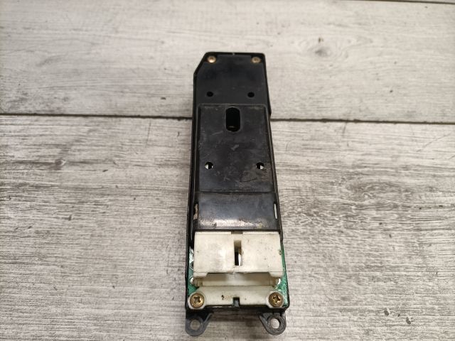 bontott SUZUKI SWIFT II Ablakemelő Kapcsoló Négyes / Kettes