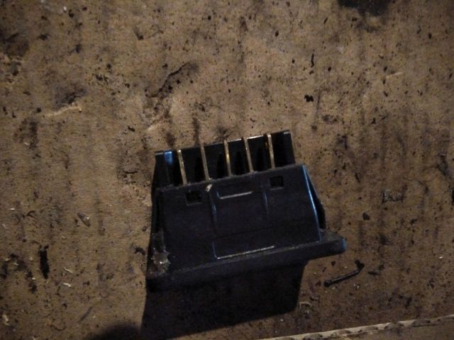 bontott SUZUKI SWIFT II Ablakemelő Kapcsoló (Pozíciófüggetlen)