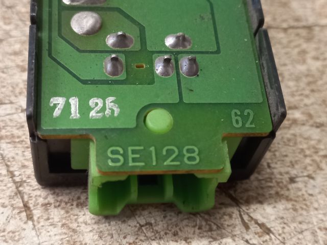 bontott SUZUKI SWIFT II Ablakfűtés Kapcsoló