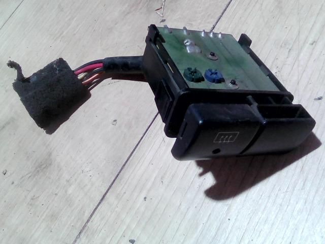 bontott SUZUKI SWIFT II Ablakfűtés Kapcsoló