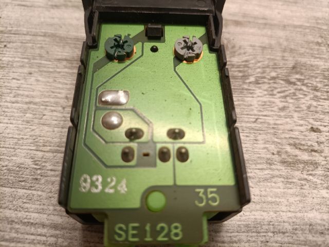 bontott SUZUKI SWIFT II Ablakfűtés Kapcsoló