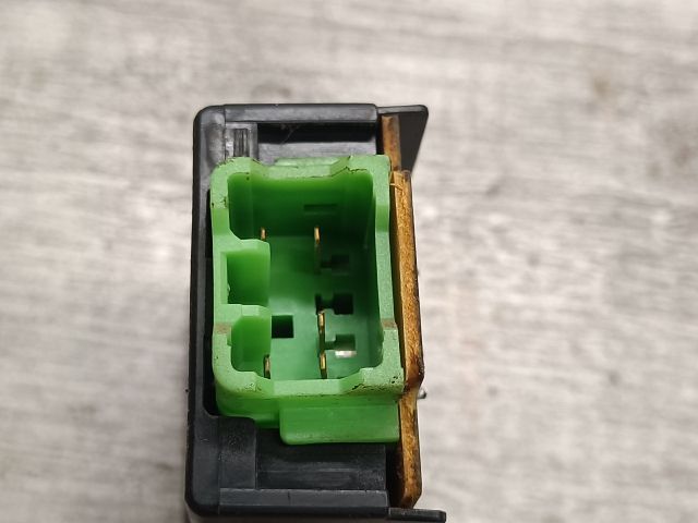 bontott SUZUKI SWIFT II Ablakfűtés Kapcsoló