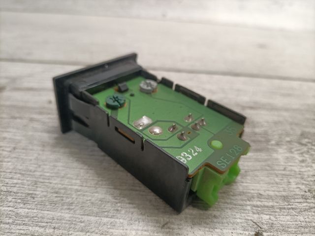 bontott SUZUKI SWIFT II Ablakfűtés Kapcsoló