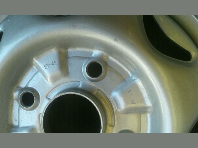 bontott SUZUKI SWIFT II Acélfelni Gumival (1 db)