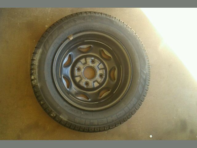 bontott SUZUKI SWIFT II Acélfelni Gumival (1 db)