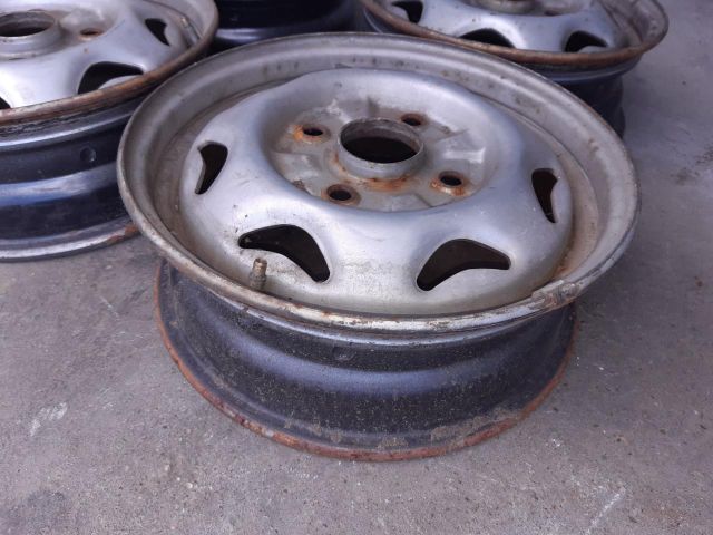 bontott SUZUKI SWIFT II Acélfelni Szett Gumival