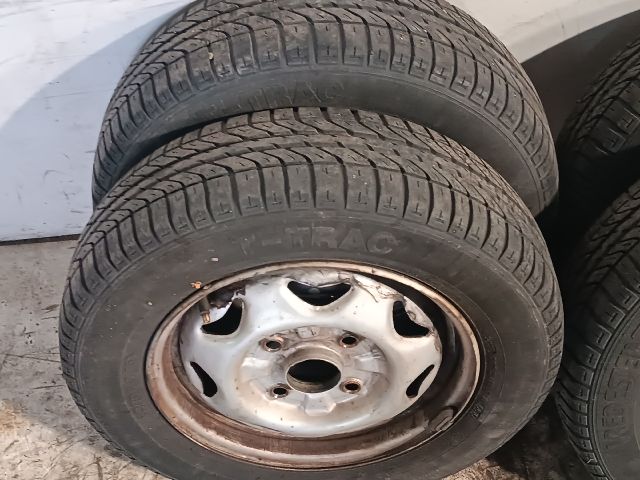 bontott SUZUKI SWIFT II Acélfelni Szett Gumival