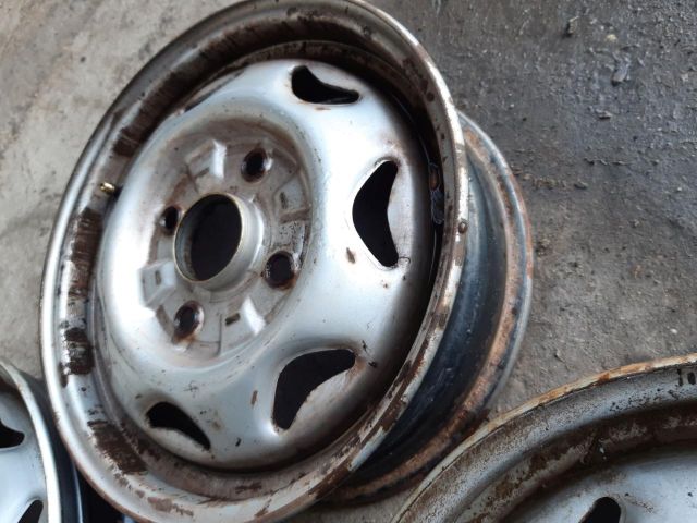 bontott SUZUKI SWIFT II Acélfelni Szett Gumival