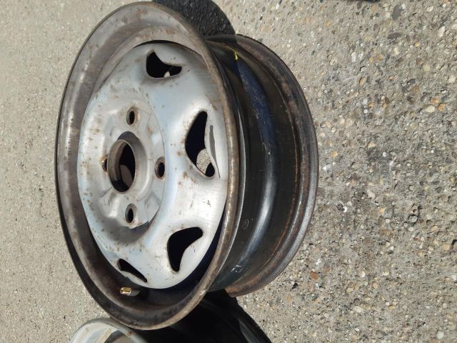 bontott SUZUKI SWIFT II Acélfelni Szett Gumival