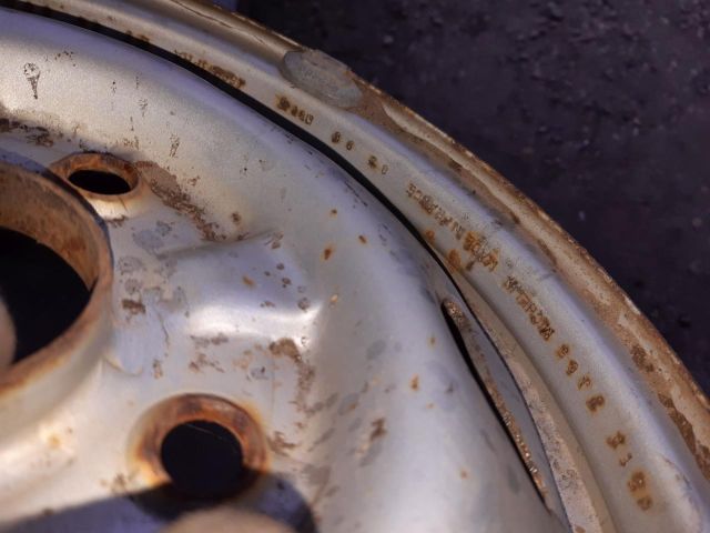 bontott SUZUKI SWIFT II Acélfelni Szett Gumival