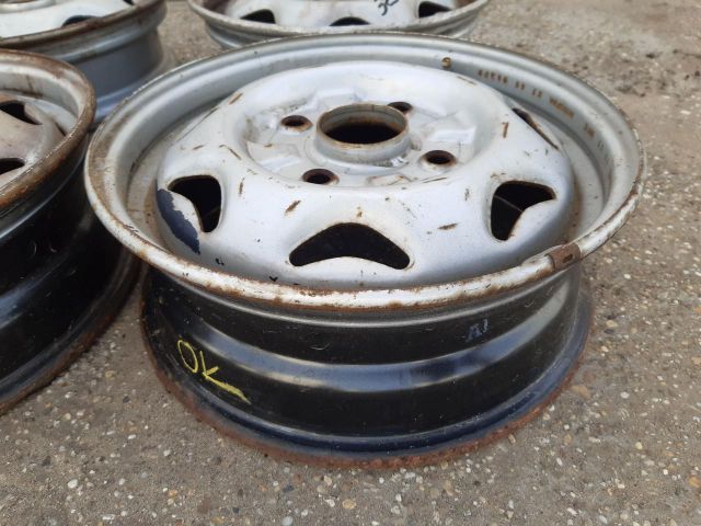 bontott SUZUKI SWIFT II Acélfelni Szett Gumival