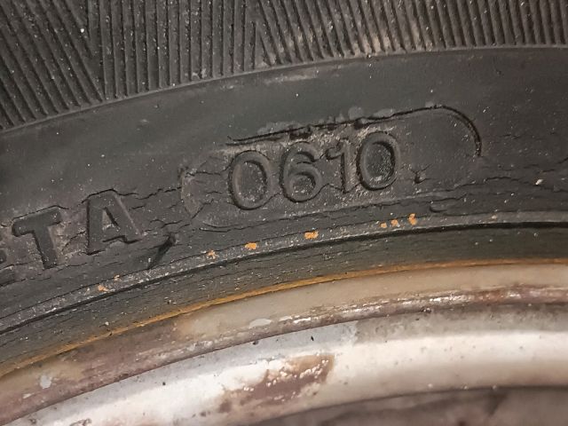 bontott SUZUKI SWIFT II Acélfelni Szett Gumival