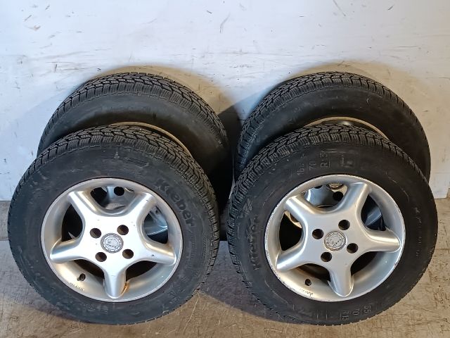 bontott SUZUKI SWIFT II Alufelni Szett Gumival