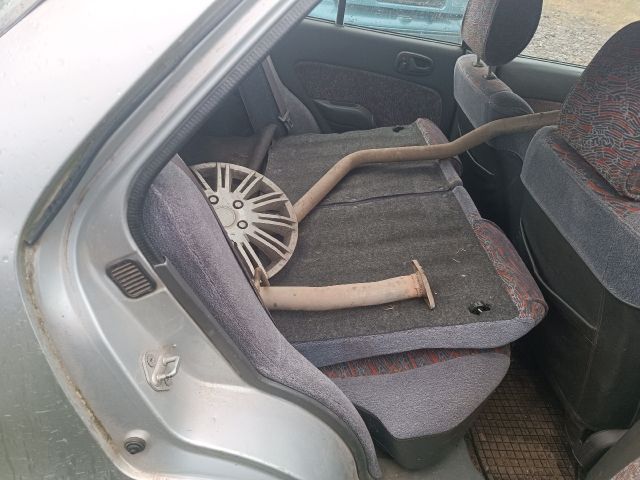 bontott SUZUKI SWIFT II Bal C Oszlop Burkolat