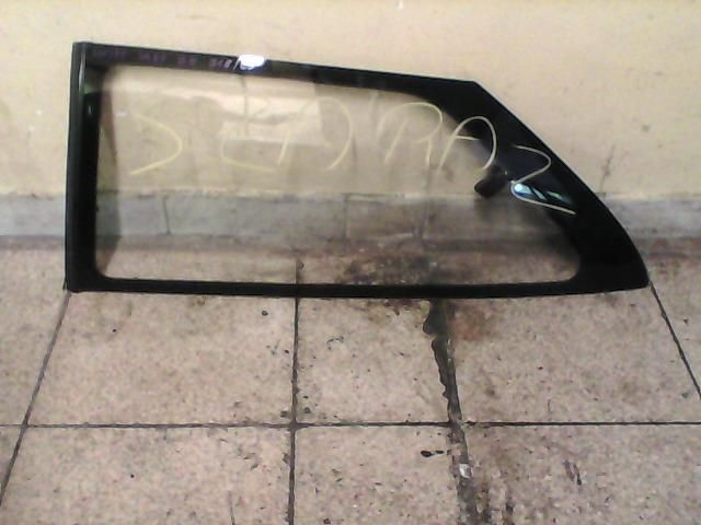 bontott SUZUKI SWIFT II Bal C Oszlop Oldalablak Üveg