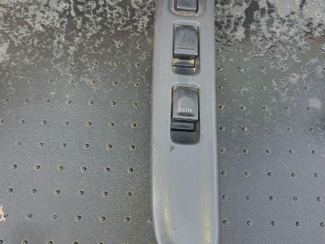 bontott SUZUKI SWIFT II Bal első Ablakemelő Kapcsoló