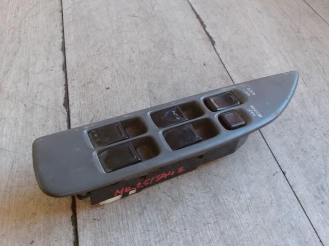 bontott SUZUKI SWIFT II Bal első Ablakemelő Kapcsoló