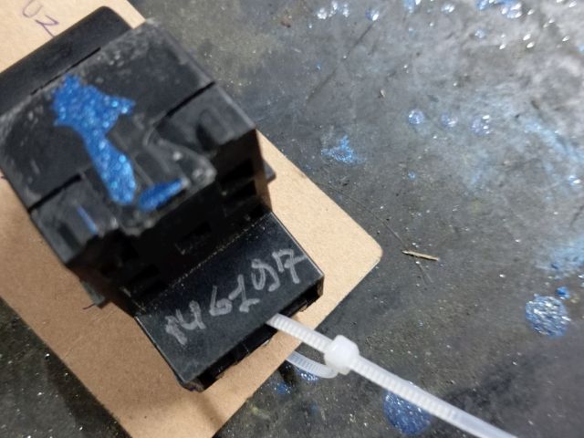 bontott SUZUKI SWIFT II Bal első Ablakemelő Kapcsoló