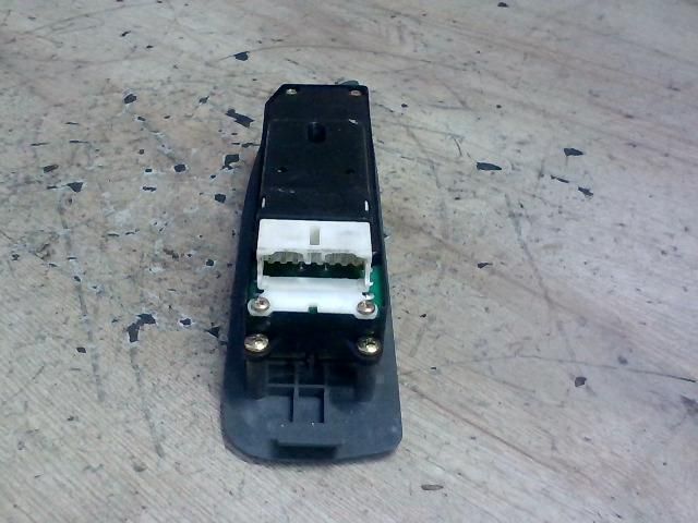 bontott SUZUKI SWIFT II Bal első Ablakemelő Kapcsoló