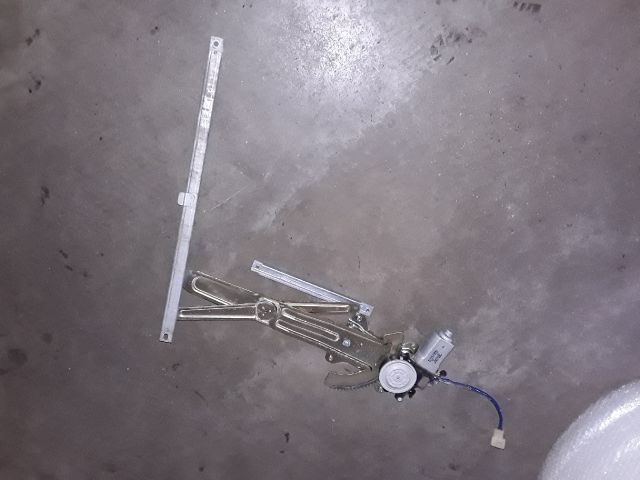 bontott SUZUKI SWIFT II Bal első Ablakemelő Szerkezet (Elektromos)