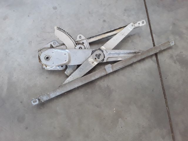 bontott SUZUKI SWIFT II Bal első Ablakemelő Szerkezet (Mechanikus)