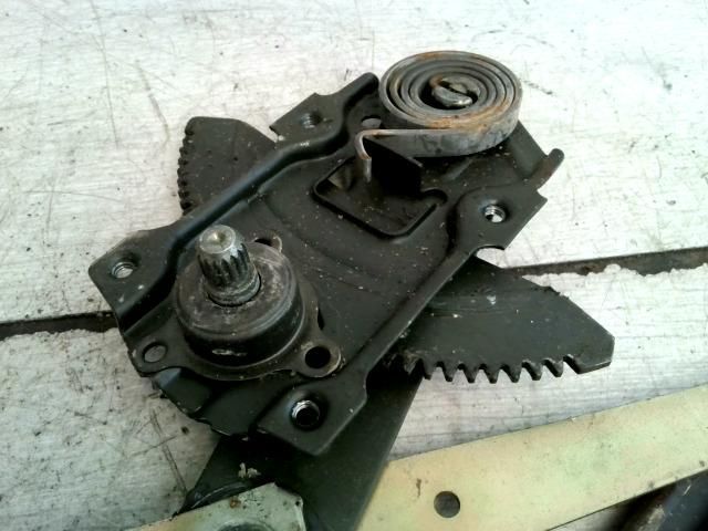 bontott SUZUKI SWIFT II Bal első Ablakemelő Szerkezet (Mechanikus)