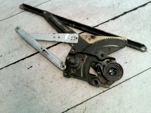 bontott SUZUKI SWIFT II Bal első Ablakemelő Szerkezet (Mechanikus)