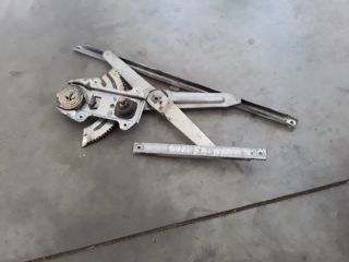 bontott SUZUKI SWIFT II Bal első Ablakemelő Szerkezet (Mechanikus)