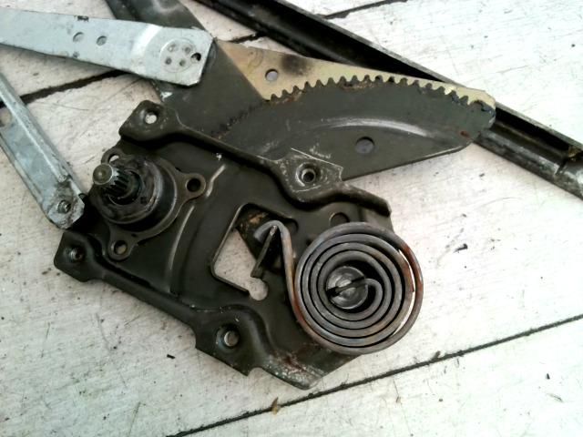 bontott SUZUKI SWIFT II Bal első Ablakemelő Szerkezet (Mechanikus)