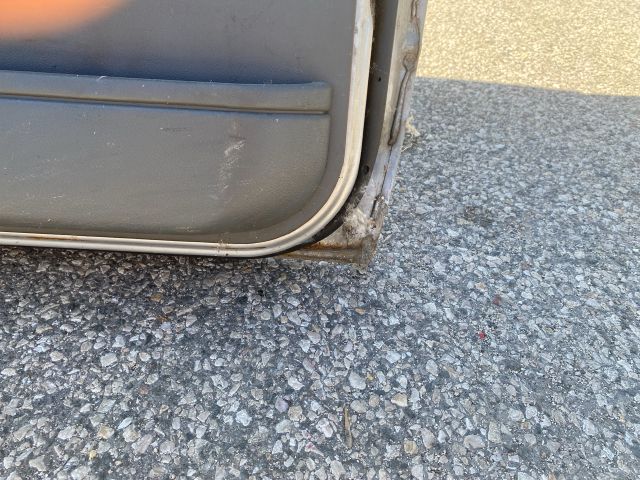 bontott SUZUKI SWIFT II Bal első Ajtó (Részeivel)