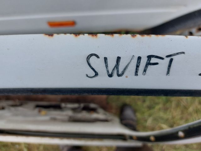 bontott SUZUKI SWIFT II Bal első Ajtó (Üres lemez)