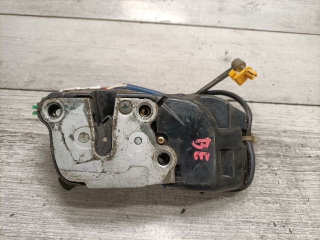 bontott SUZUKI SWIFT II Bal első Ajtózár