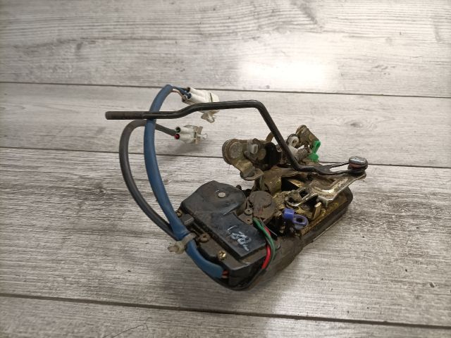 bontott SUZUKI SWIFT II Bal első Ajtózár