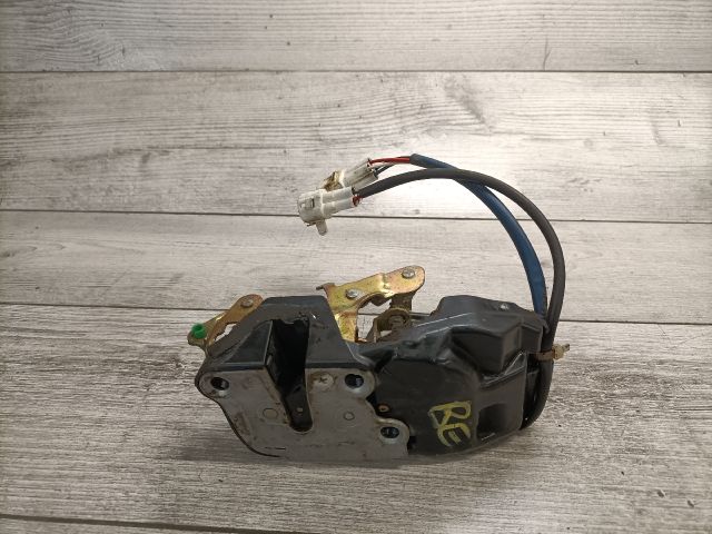 bontott SUZUKI SWIFT II Bal első Ajtózár