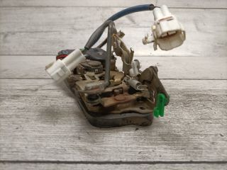 bontott SUZUKI SWIFT II Bal első Ajtózár