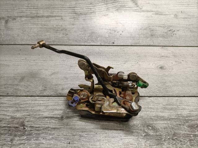 bontott SUZUKI SWIFT II Bal első Ajtózár